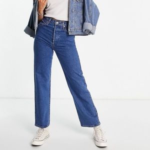 NWT Levi’s Ribcage Straight Ankle Jean Medium Wash, Women’s Size 24
